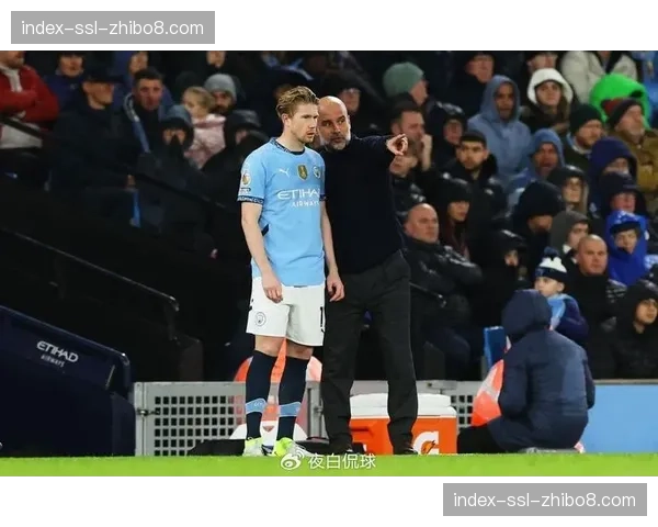 曼城队长迪亚斯接受天空体育采访,谈四月双线压力